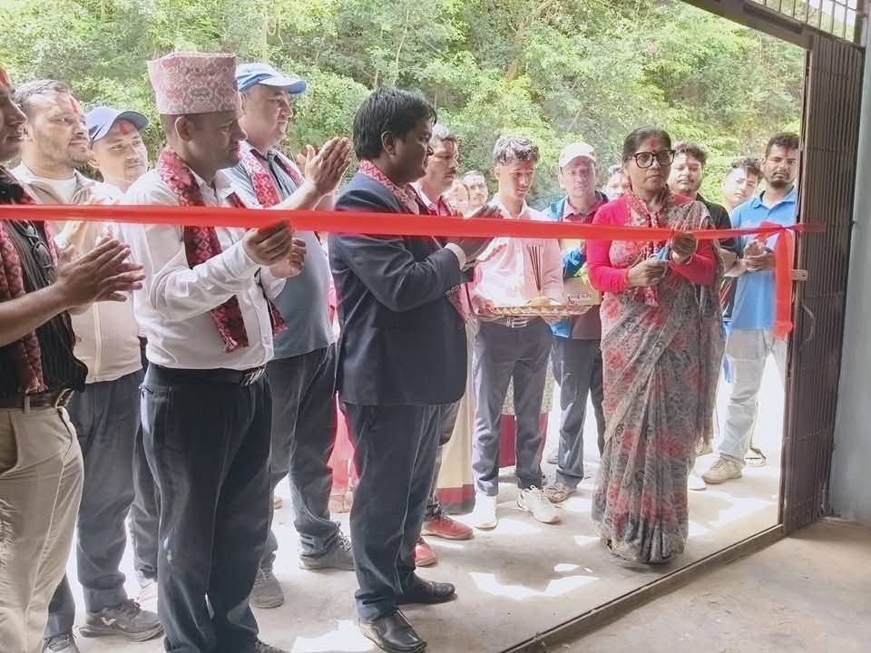 चौरजहारीमा कभर्ड हल र तरकारी संकलन केन्द्रको भवन एकै साथ उद्घाटन