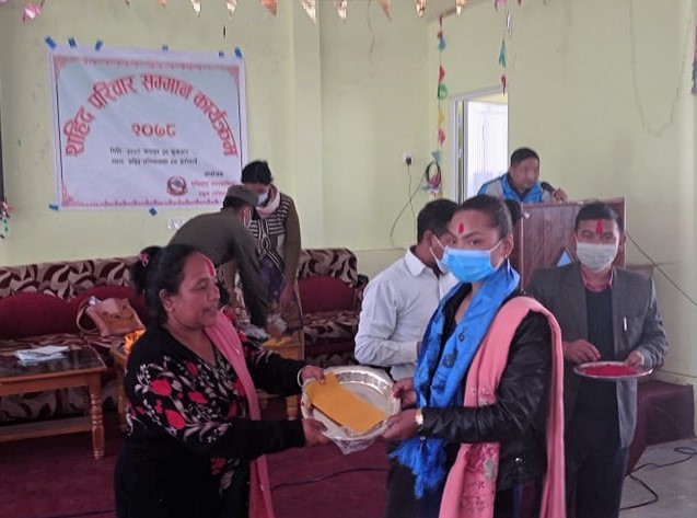 मुसिकोटमा जनयुद्धका १०१ सहिद तथा बेपत्ताका परिवारलाई सम्मान