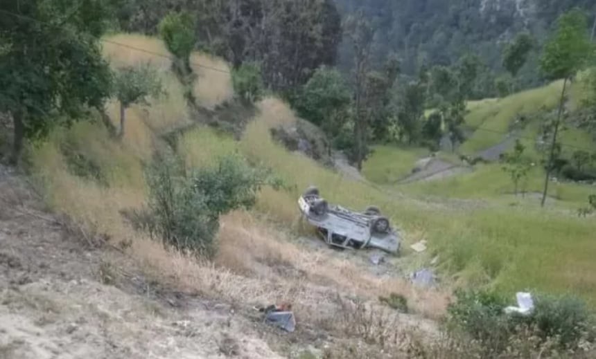 काँग्रेसका जिल्ला सभापति चढेको जीप दुर्घटना, छोराको मृत्यु