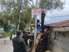 मुसिकोटबाट तीन दर्जन अनाधिकृत बोर्ड हटाईयो