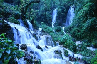 सानीभेरीमा लोभलाग्दो ‘मुसे’ झरना