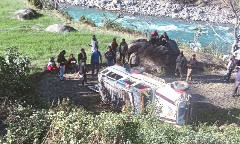 जिप दुघर्टना अपडेट: घाइतेको संख्या १५ पुग्यो, एक जनाको अवस्था गम्भिर (विवरणसहित)