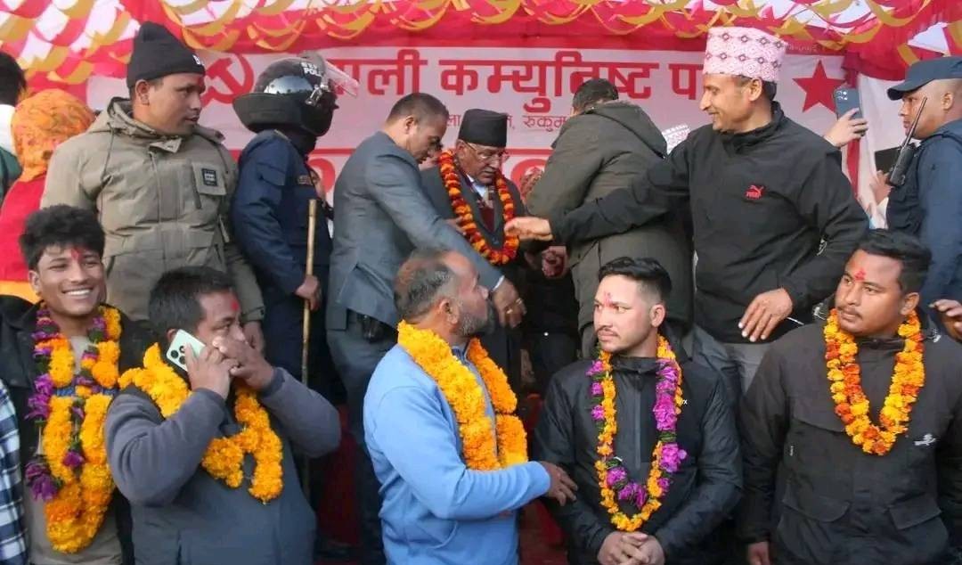 एमालेका दुई प्रदेश कमिटी सदस्यसहित ३१ जना नेकपामा प्रवेश (नामावलीसहित)