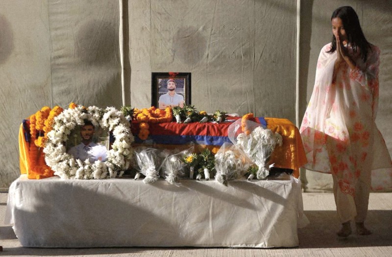 आज विपिन जोशीको महाकाली नदीमा अन्त्येष्टि गरिँदै