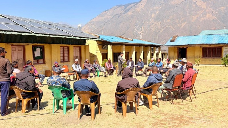 रुकुमका मतदान केन्द्रहरुमा सर्वपक्षिय बैठक सम्पन्न, धमाधम बन्दै मतदान केन्द्र