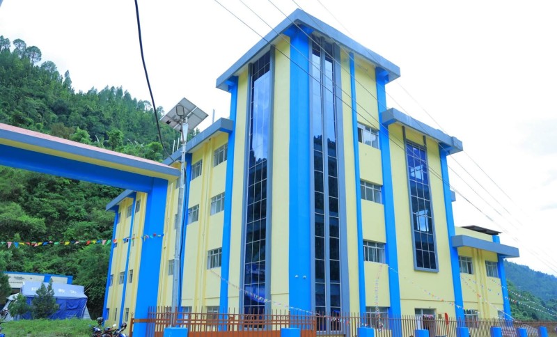 आफ्नै भवनबाट सानीभेरी गाउँपालिका अस्पतालको सेवा