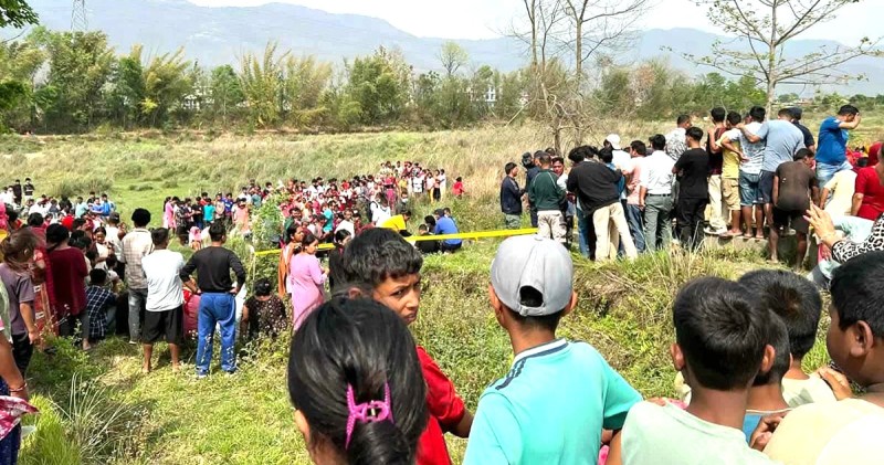 देउखुरीमा एक किशोरको शव फेला, अर्का एक घाइते