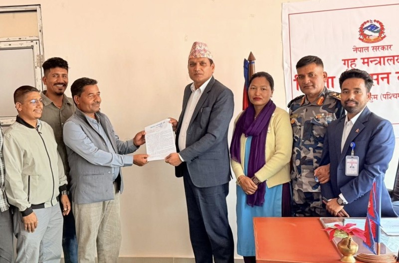 रुकुमका निर्माण व्यवसायीले भने : 'मूल्यबृद्धि नरोकिए विकास निर्माण ठप्प हुन्छ' 