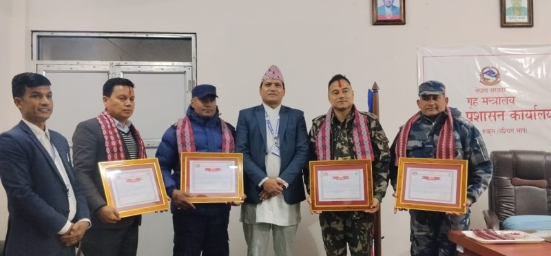 रुकुम पश्चिमका सुरक्षा निकायमा प्रमुखहरु सम्मानित