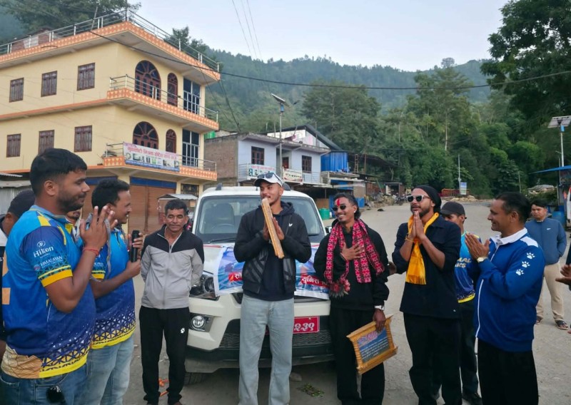 राष्ट्रिय क्रिकेट खेलाडीद्वय सोमपाल र युनिसलाई चौरजहारीमा स्वागत