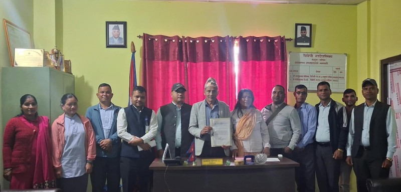 त्रिवेणीका अनुदान शिक्षक तथा विद्यालय कर्मचारी भन्छन् : 'जायज पाँच माग छन्, पुरा गरियोस्'