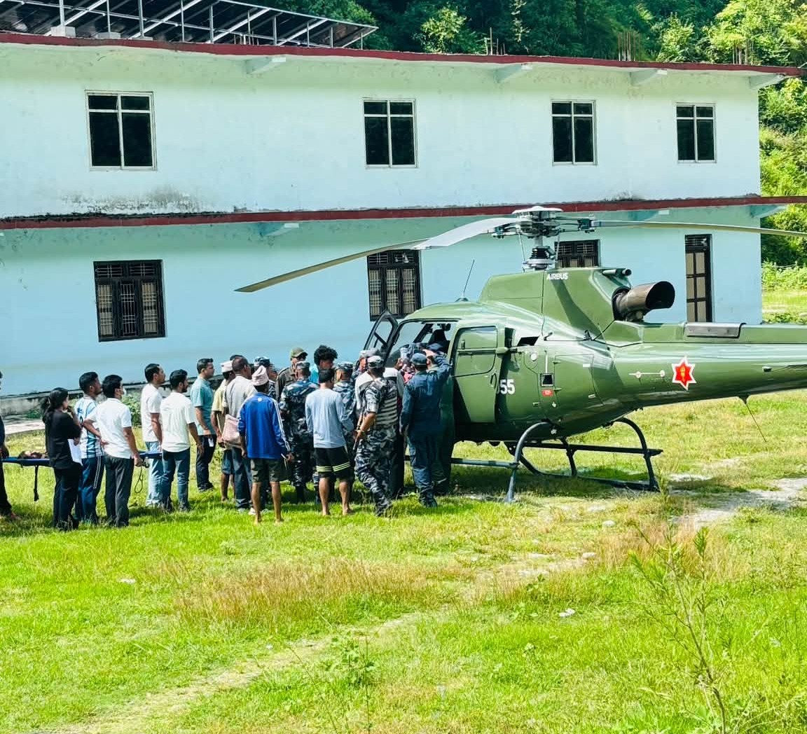 जीप दुर्घटनाका चार घाईतेलाई हेलिकोप्टरमार्फत सुर्खेत र सात जनालाई चौरजहारी अस्पताल लिईयो (विवरणसहित)