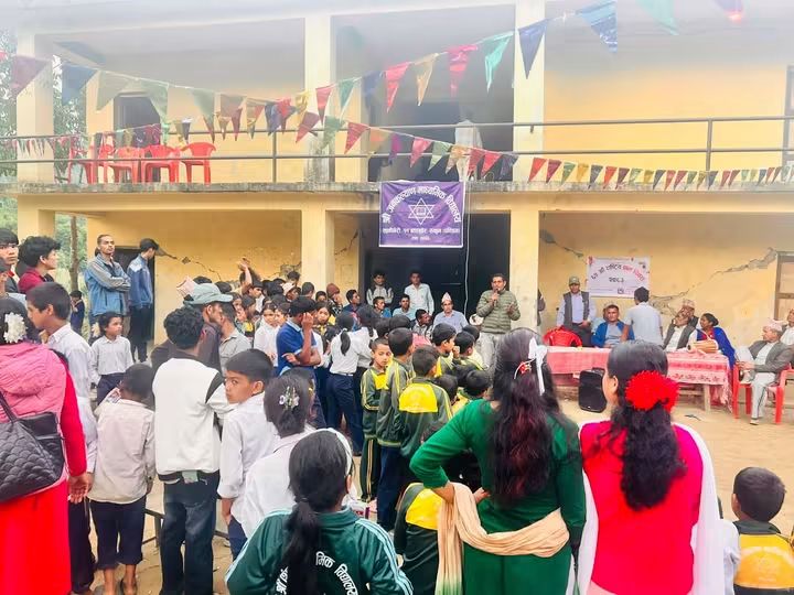 सानीभेरीमा विपदका बिषयमा केन्द्रित भएर बाल दिवस मनाईयो