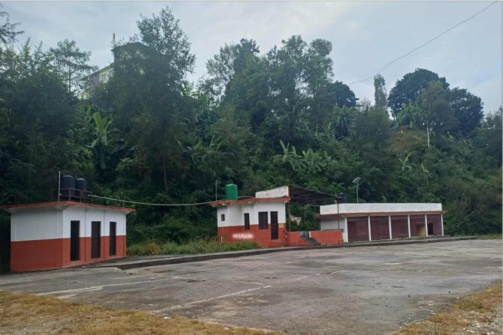 चौरजहारी बसपार्क : उद्घाटन भएको दश महिनासम्म पनि सञ्चालनमा आएन 