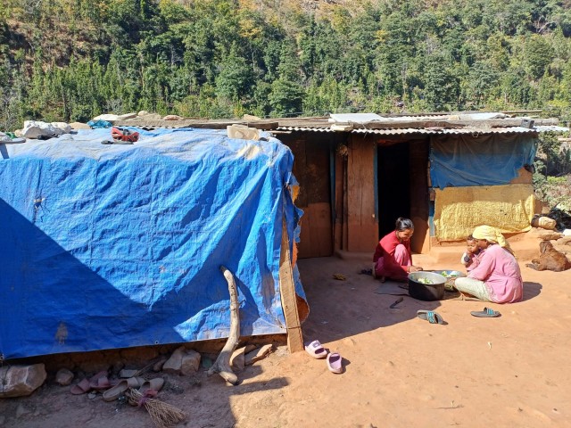 दुई वर्षसम्म त्रिपाल र टहराकै बास, पुनर्निर्माणको आश 