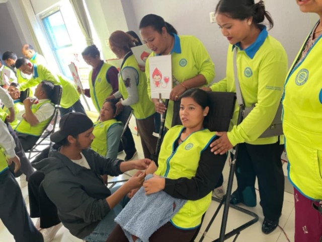 वीरेन्द्रनगरमा ४२ जनाद्वारा रक्तदान 