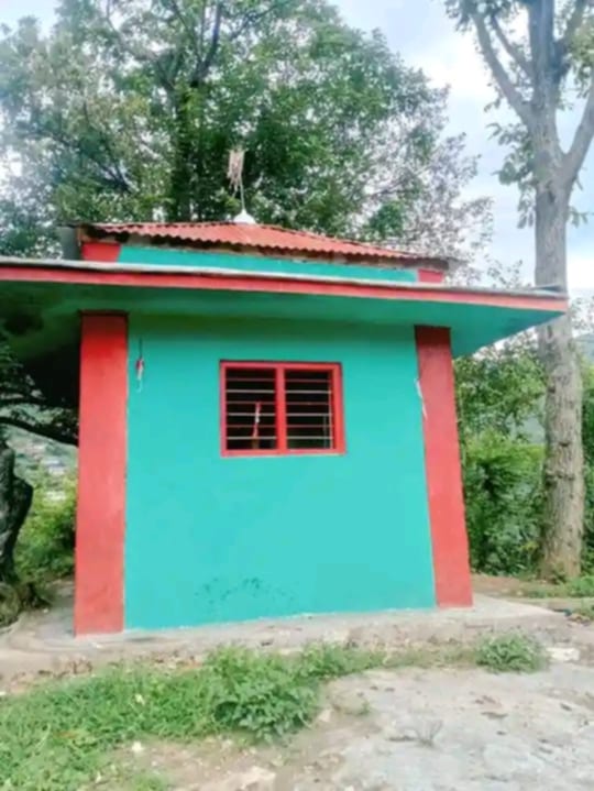 अर्मामा भूकम्पले क्षति गरेको मन्दिर युवाहरुको सहयोगमा पुनर्निर्माण
