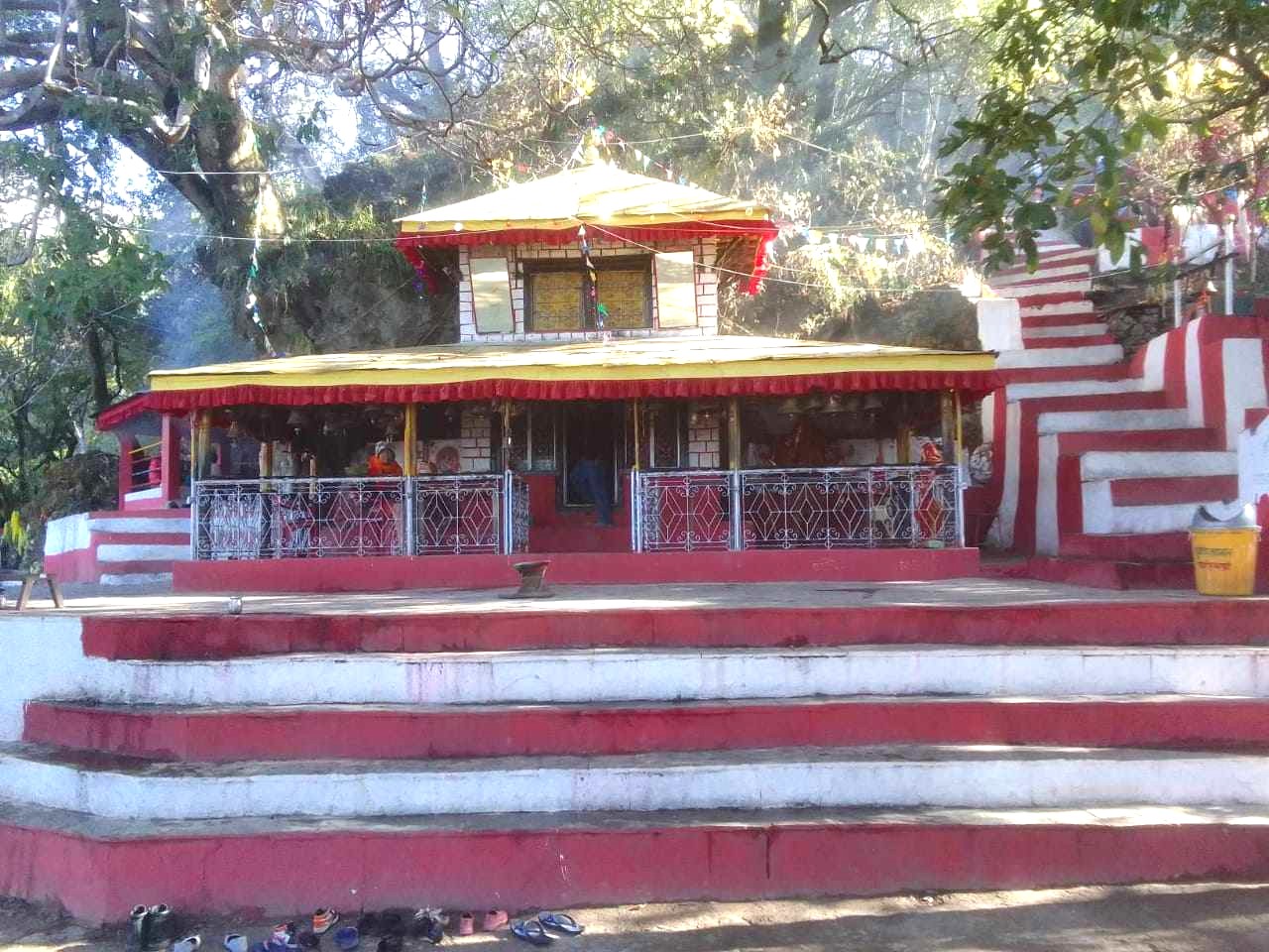 डिग्रे मन्दिरको चार वटा दान पेटिकाबाट दुई लाख चोरी