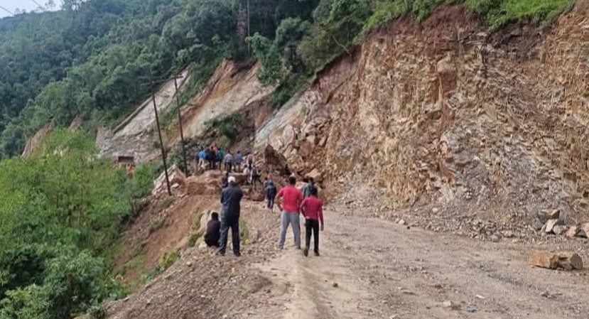 राप्ती राजमार्गको राम्री क्षेत्रको सडक दैनिक ६ घण्टा बन्द हुने