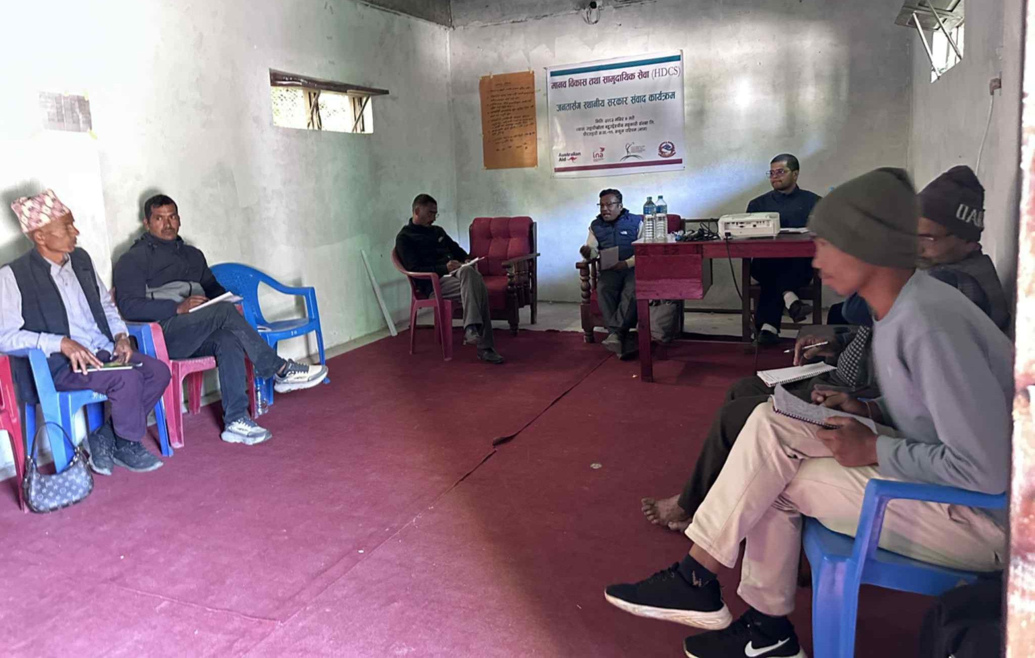 चौरजहारीमा जनतासँग स्थानीय सरकार : किसानलाई मल र बिउकै पीर