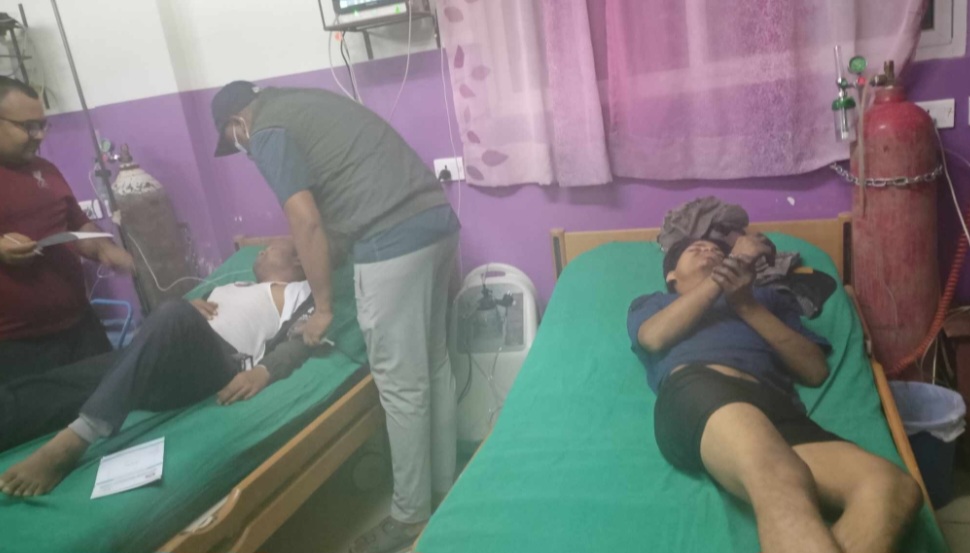 चौरजहारीमा दुई मोटरसाईकल ठोक्किदा दुबै जना चालक घाईते