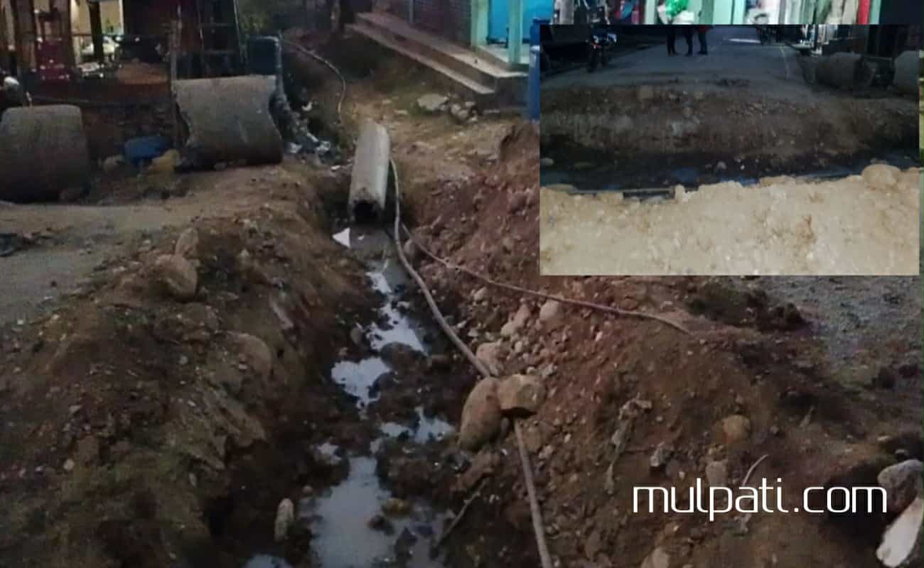 चौरजहारी बजारको मुख्य सडक तीन दिनदेखि अबरुद्ध