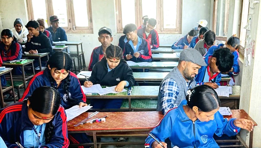 एसइई परिक्षा दिनुहुँदै वडा अध्यक्ष केसी