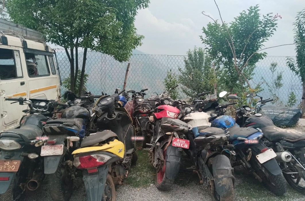 चोरीका मोटरसाईकल लिलाम बिक्रि गर्दै रुकुम प्रहरी (विवरणसहित)