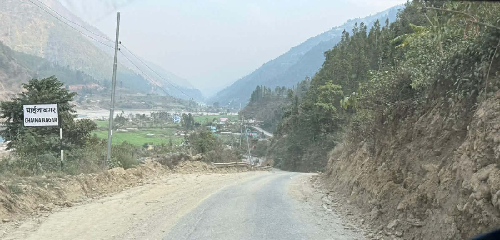 भूकम्प र बर्षाले मध्यपहाडीमा आएको पहिरो ढाई वर्षपछि हटाईयो