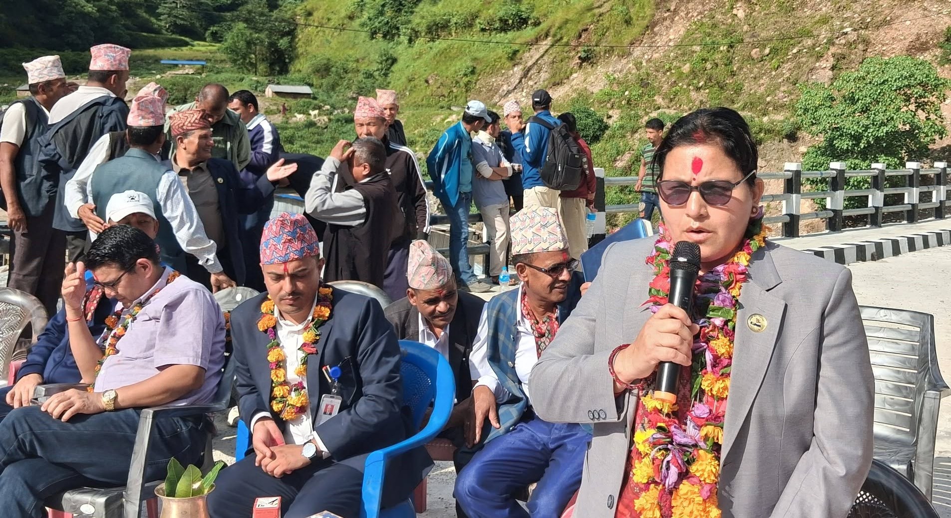 काम नगर्ने ठेकेदारलाई छुट दिईन्न : मन्त्री रोका
